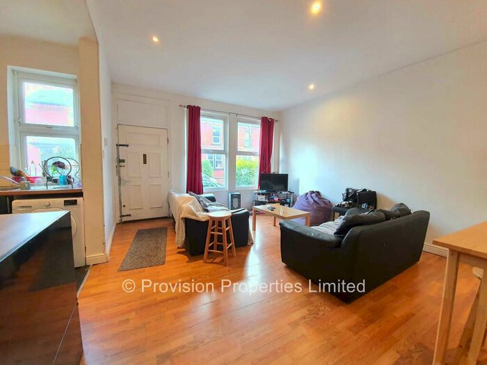 4 Bedroom Terraced House To Rent In Mayville Place, Hyde Park, Leeds, LS6