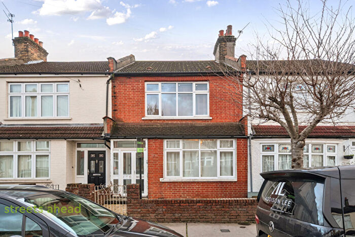 2 Bedroom Terraced House For Sale In Beverstone Road, Thornton Heath, CR7