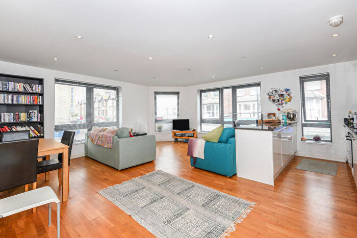 2 Bedroom Flat To Rent In Mount House, Bendish Road, East Ham, E6