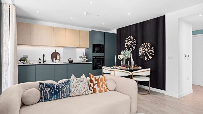 2 Bedroom Flat For Sale In West Parkside, London, SE10