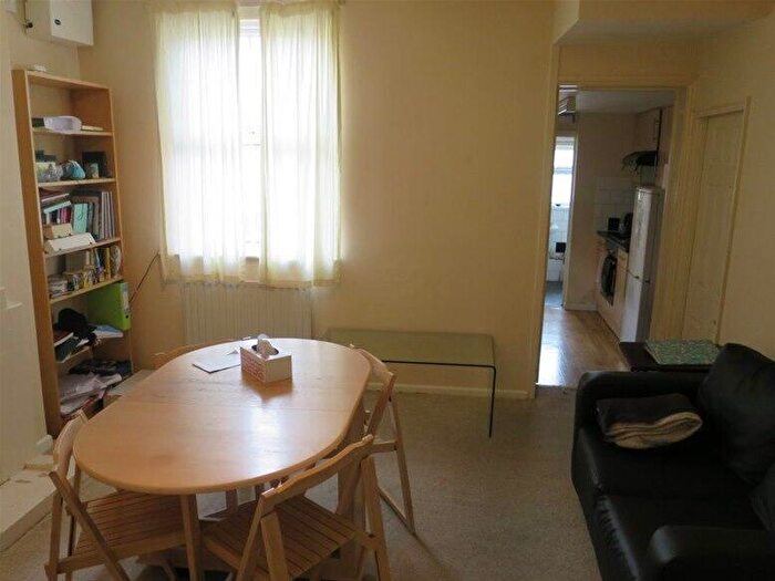 1 Bedroom Flat To Rent In Rectory Road, Cowley, Oxford, OX4