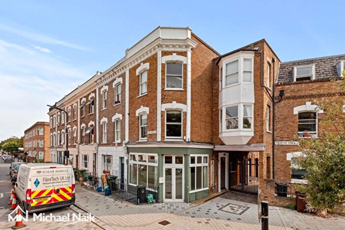 2 Bedroom Flat For Sale In Nevill Road, N16