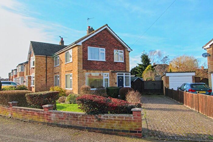 3 Bedroom Semi Detached House For Sale In Cedar Road, Blaby, Leicester, LE8