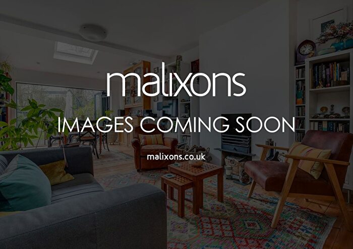 1 Bedroom Flat For Sale In Streatham High Road, London, SW16