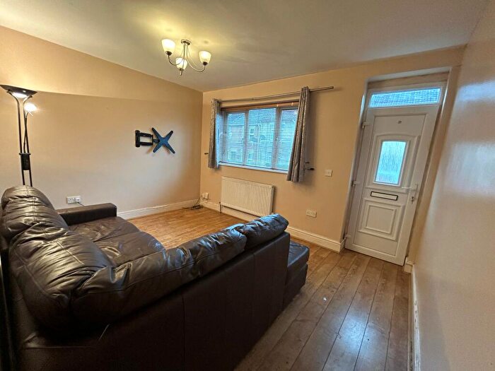 3 Bedroom Terraced House To Rent In Town Centre, SN1