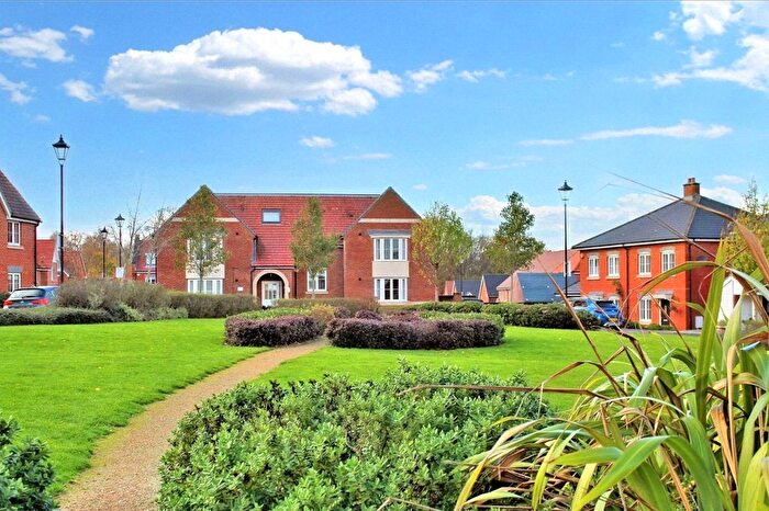 1 Bedroom Flat For Sale In Bramley Drive, Hartley Wintney, Hook, Hampshire, RG27