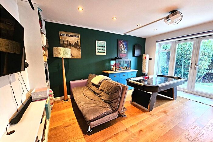 4 Bedroom Detached House For Sale In College Ride, Camberley, Surrey, GU15