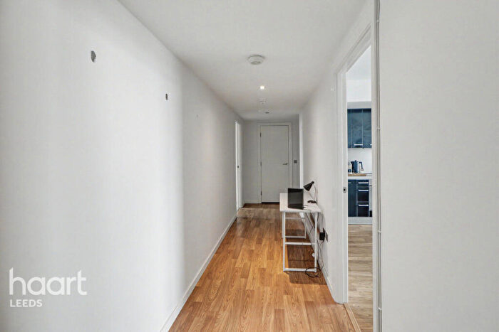 2 Bedroom Apartment For Sale In Wellington Street, Leeds, LS1
