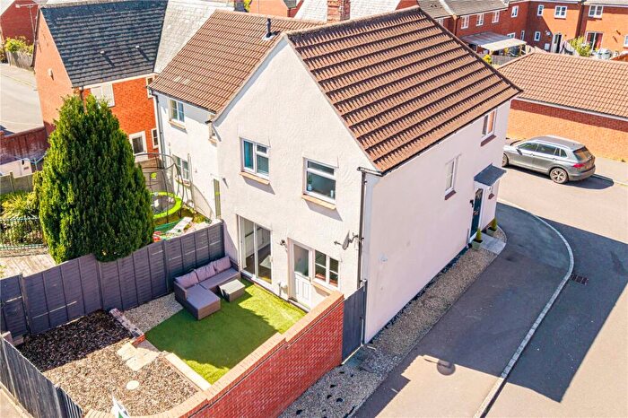 3 Bedroom End Of Terrace House For Sale In Freeman Road, Devizes, Wiltshire, SN10