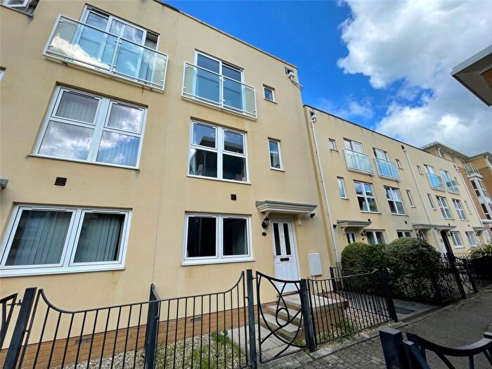 4 Bedroom Terraced House To Rent In Richmond Court, Exeter, Devon, EX4