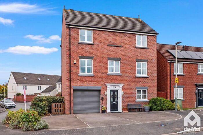 5 Bedroom Detached House For Sale In Kingfisher Drive, Cheltenham, GL51