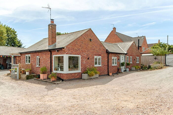 3 Bedroom Equestrian Facility For Sale In Greenhill Rise, Hathern, LE12
