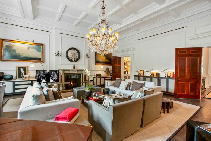 2 Bedroom Flat To Rent In Cadogan Square, London, SW1X