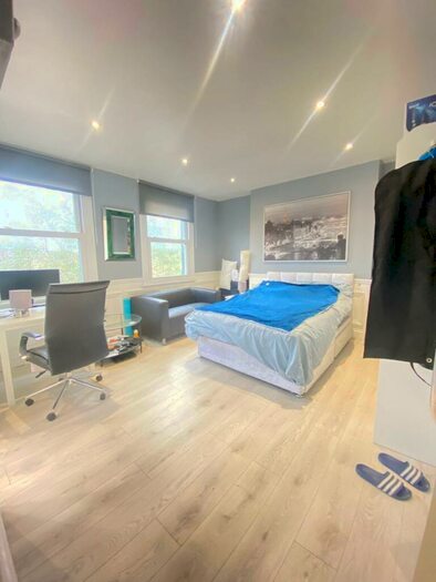 Studio To Rent In Stoke Newington Common, N16