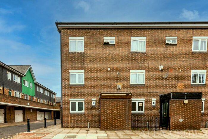 5 Bedroom Terraced House To Rent In Corporation Street, Holloway, N7