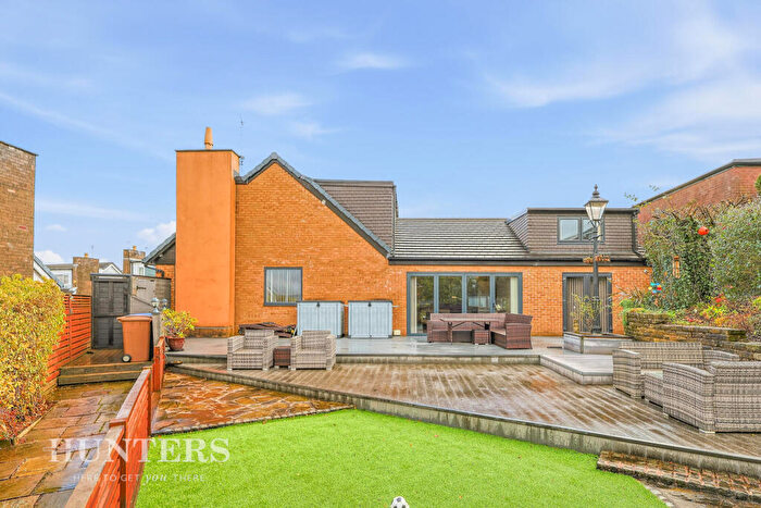 4 Bedroom Semi-Detached House For Sale In Leighton Avenue, Hollingworth Lake, Littleborough, OL15