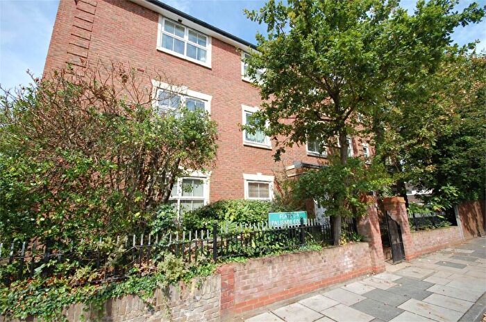 2 Bedroom Flat For Sale In Palisade Court, Oaklands Road, Bromley, BR1