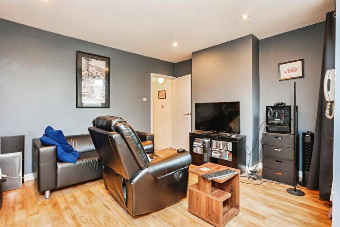 1 Bedroom Flat For Sale In Hughenden Drive, Leicester, Leicestershire, LE2