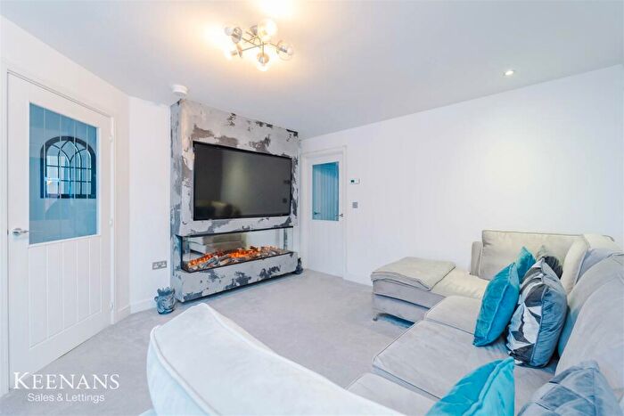 3 Bedroom Semi-Detached House For Sale In Weaver Avenue, Rawtenstall, BB4