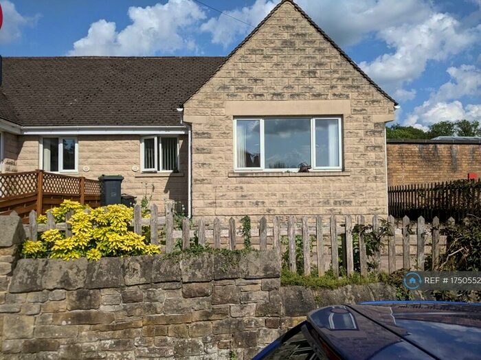 2 Bedroom Bungalow To Rent In New Street, Matlock, DE4