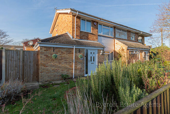 4 Bedroom Semi-Detached House For Sale In Heather Road, Belton, NR31