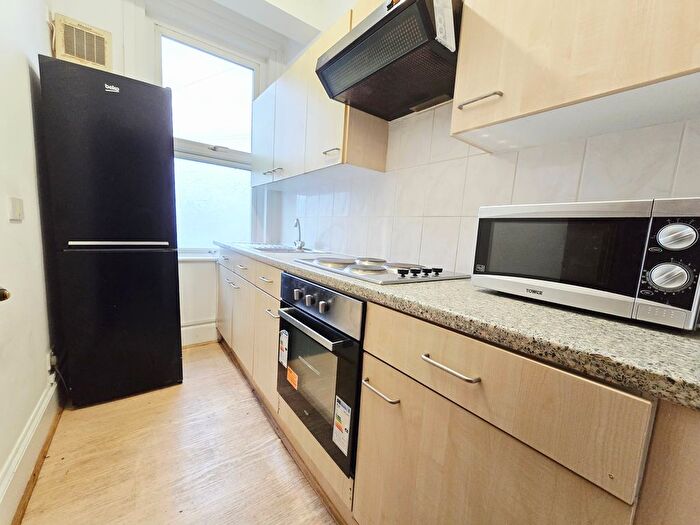 1 Bedroom Flat To Rent In Lyndhurst Road, Wood Green, N22