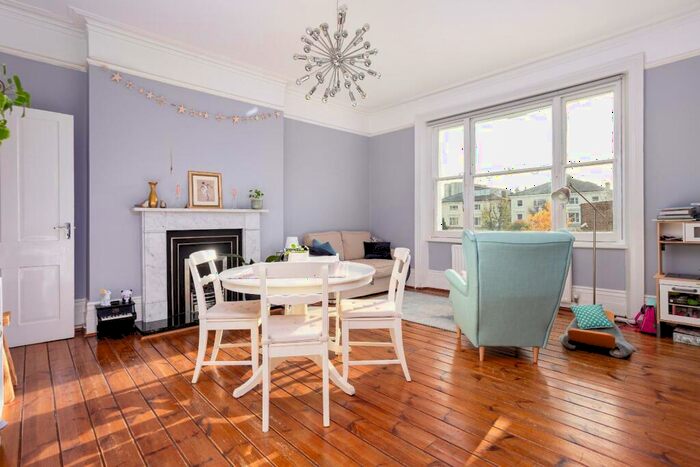2 Bedroom Flat To Rent In Belsize Square, Belsize Park, NW3