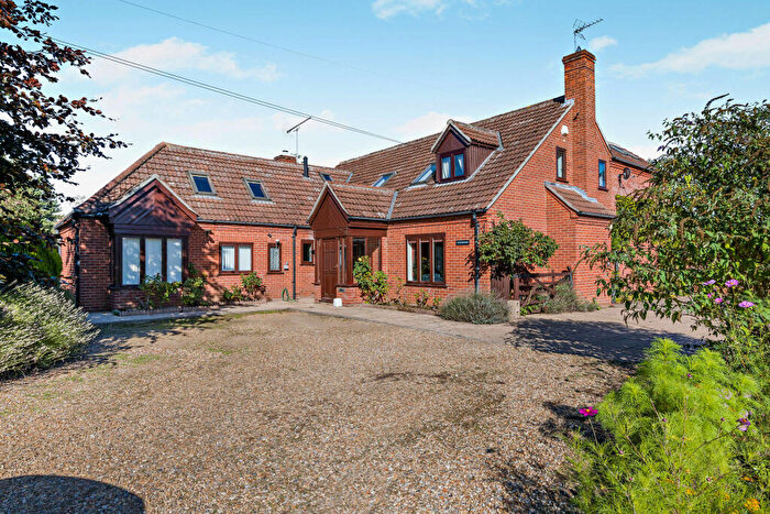 6 Bedroom Detached House For Sale In Colby Road, Norwich, NR11