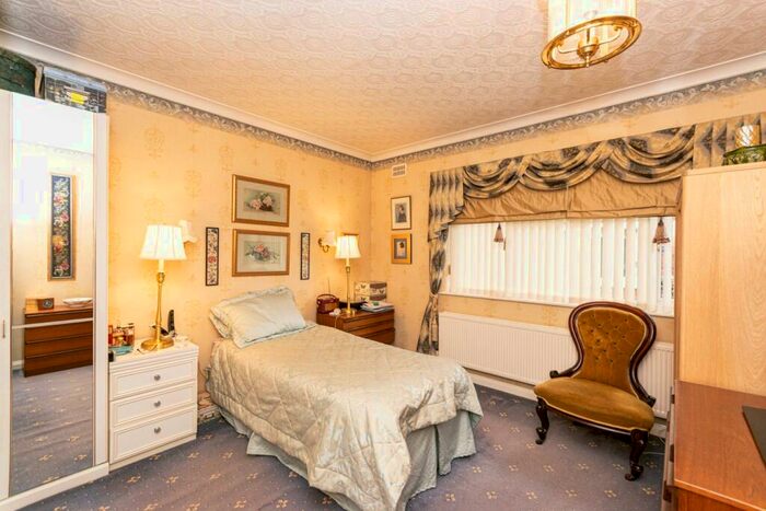 2 Bedroom Detached Bungalow For Sale In Inner Promenade, Fairhaven, Lytham St Annes, FY8