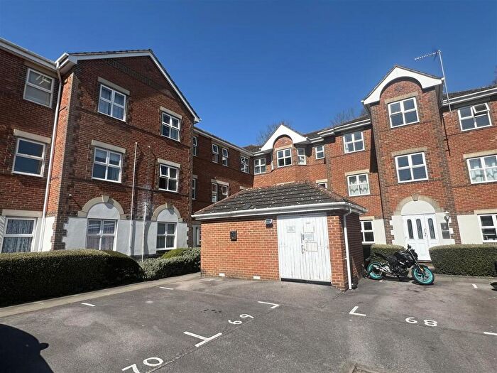 1 Bedroom Apartment For Sale In Regent Court, Norn Hill, Basingstoke, RG21