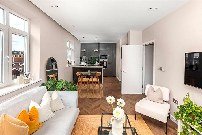 1 Bedroom Flat For Sale In Heather Close, London, SW8