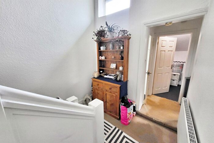 2 Bedroom Flat For Sale In Bournemouth, BH8