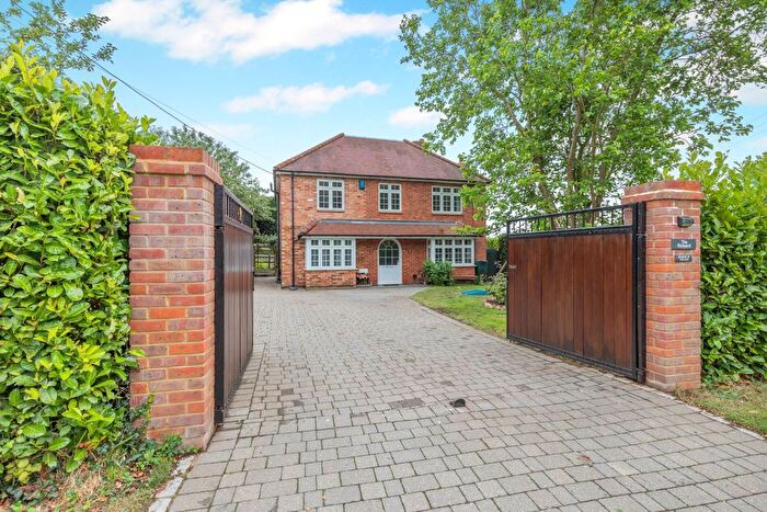 5 Bedroom Property For Sale In School Lane, Penn Street, HP7