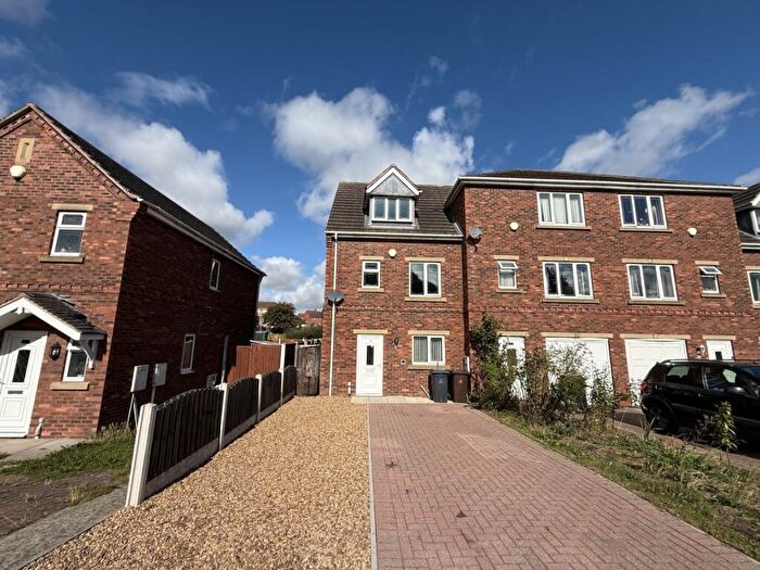 3 Bedroom Town House To Rent In Thornwood Close, Thurnscoe, S63