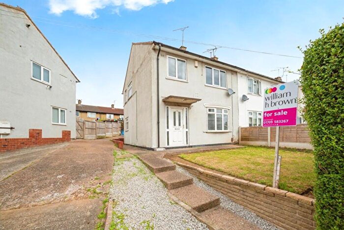 3 Bedroom Semi-Detached House For Sale In Ash Grove, Conisbrough, Doncaster, DN12