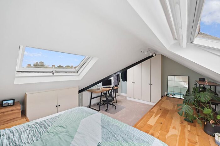 1 Bedroom Flat For Sale In Earlsfield Road, Earlsfield, SW18