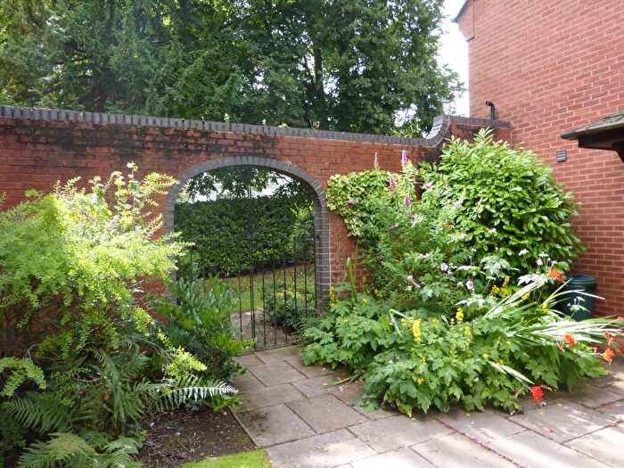 2 Bedroom Flat To Rent In Gilldown Place, Birmingham, B15