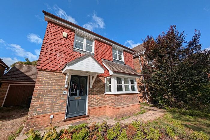 3 Bedroom Semi-Detached House To Rent In Winchester, SO22