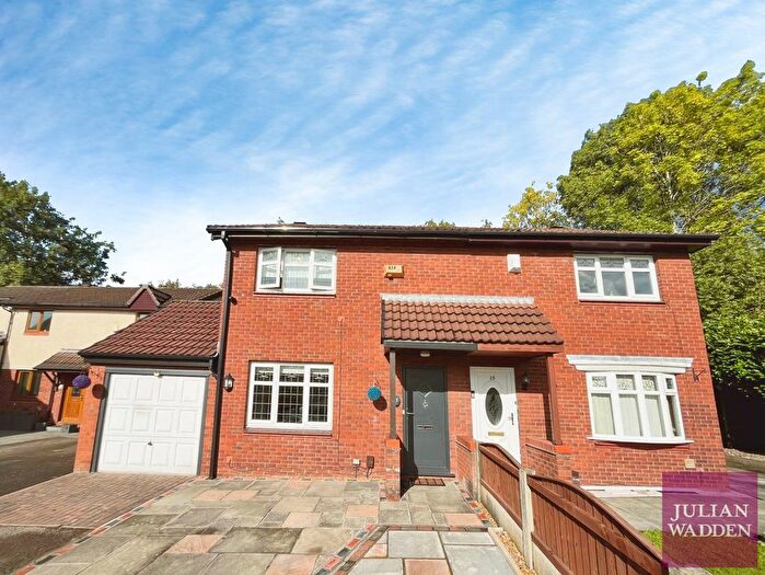 3 Bedroom Semi-Detached House For Sale In Deepdale Close, Reddish, Stockport, SK5