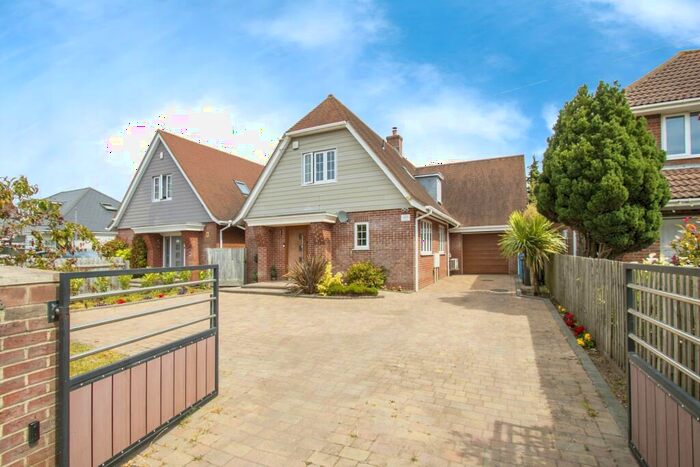 4 Bedroom Detached House For Sale In Magna Road, Bournemouth, Dorset, BH11