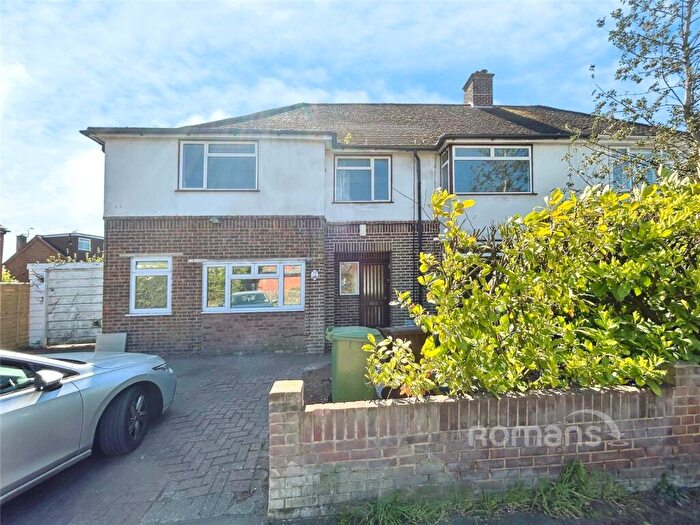 4 Bedroom Semi-Detached House For Sale In Southwood Road, Farnborough, Hampshire, GU14