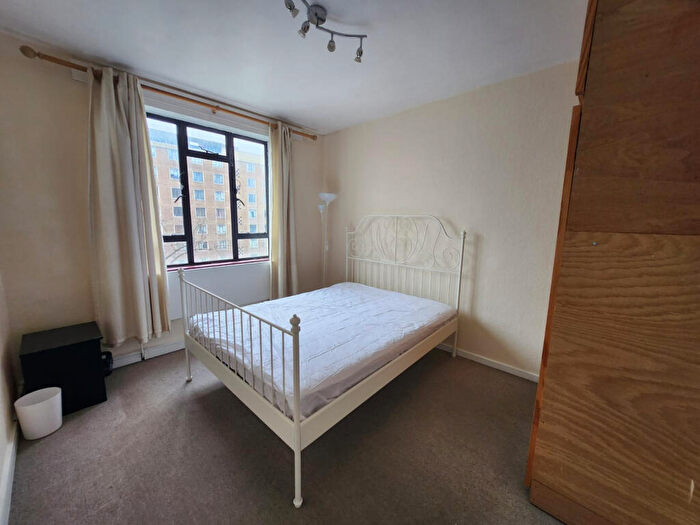 2 Bedroom Flat To Rent In Bed Flat/St. John Street, London, EC1R