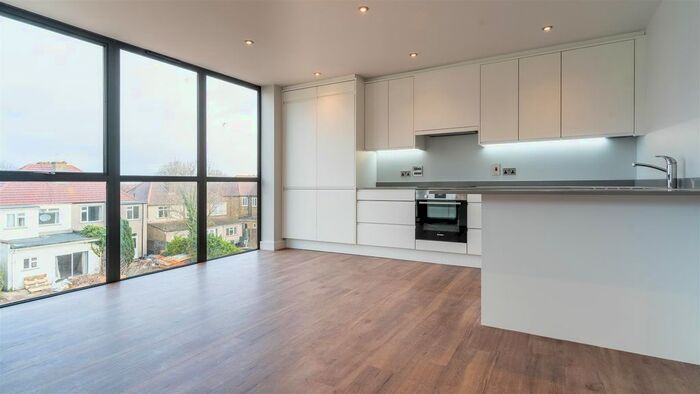 2 Bedroom Flat To Rent In Uxbridge Road, Hayes UB4