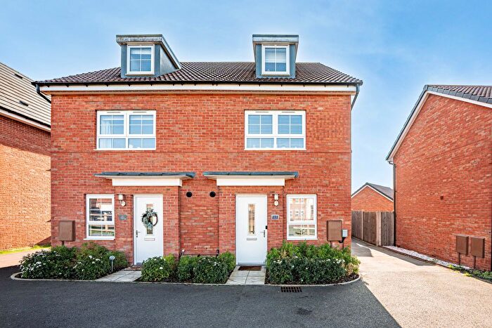 3 Bedroom Semi Detached House To Rent In Clement Way, Warwick, CV34