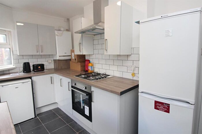 5 Bedroom House To Rent In May Street, Cathays, Cardiff, CF24