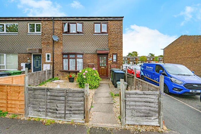 3 Bedroom End Of Terrace House For Sale In Lomond Road, Hemel Hempstead, HP2