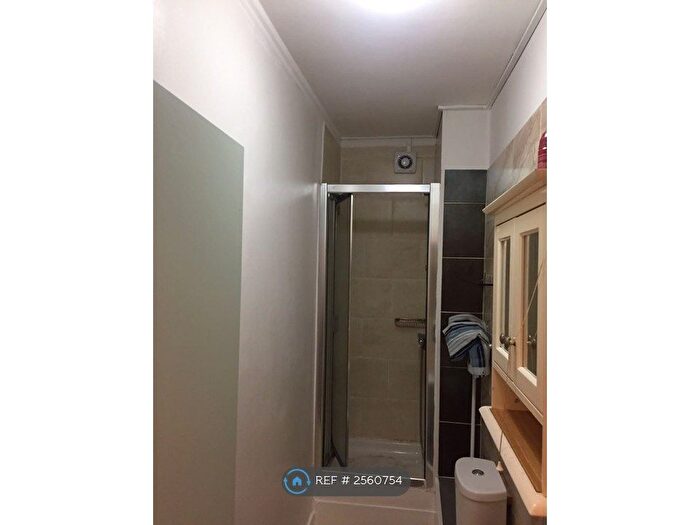 1 Bedroom Flat To Rent In High Street Harlesden, London, NW10