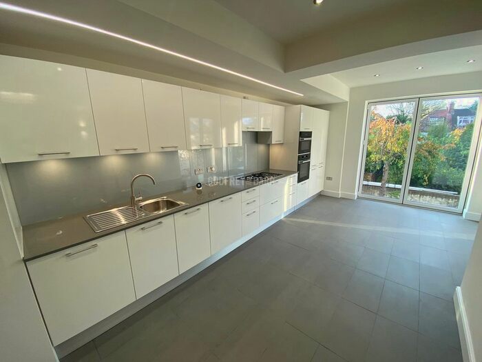 5 Bedroom Semi-Detached House To Rent In Corringham Road, London, NW11