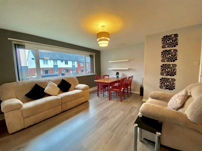 Houses for sale & to rent in NE11 9GD, Mansion Heights, Dunston Hill