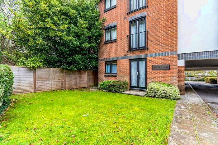 Flat To Rent In Banister Road, Southampton, SO15